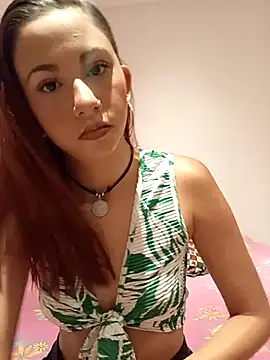 Snapshot of MiaBloom19 chatting on April 2026 01:32:01 AM MiaBloom19 online show from April 2026 01:32:01 AM