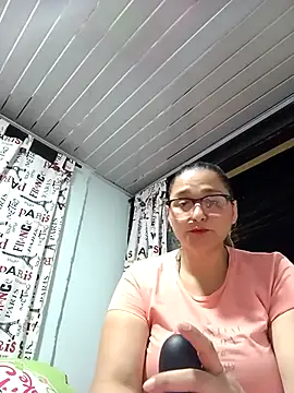 Snapshot of pareja_latina2214 chatting on March 2026 03:55:02 AM pareja latina2214 online show from March 2026 03:55:02 AM