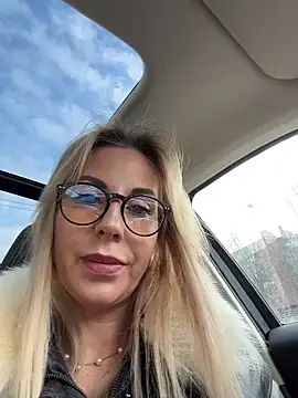 LisaMurr online show from March 2026 09:24:01 AM