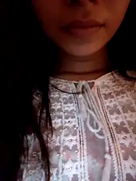Snapshot of cute_girl_29 chatting on July 2026 04:39:01 PM cute girl 29 online show from July 2026 04:39:01 PM