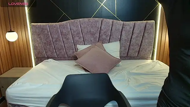 MoriahStorm online show from March 2026 12:52:01 PM