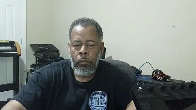 Cleozevo1961 online show from May 2026 03:16:02 PM