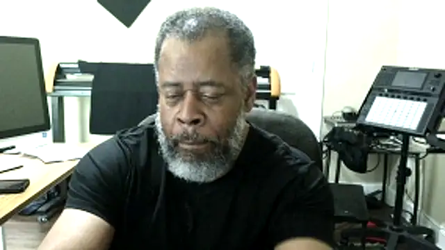 Snapshot of Cleozevo1961 chatting on May 2026 03:55:02 PM Cleozevo1961 online show from May 2026 03:55:02 PM