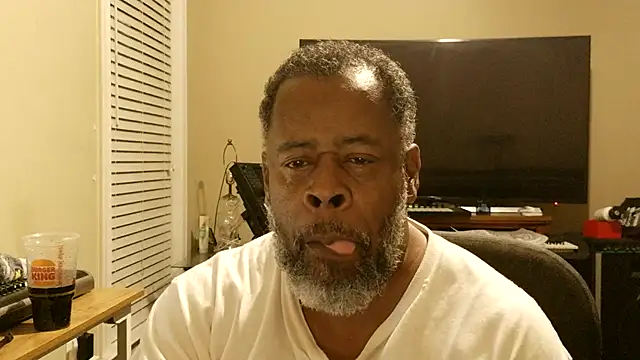 Snapshot of Cleozevo1961 chatting on July 2026 03:21:01 AM Cleozevo1961 online show from July 2026 03:21:01 AM