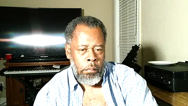 Snapshot of Cleozevo1961 chatting on August 2026 09:08:02 AM Cleozevo1961 online show from August 2026 09:08:02 AM