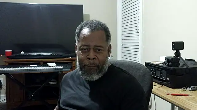 Snapshot of Cleozevo1961 chatting on August 2026 01:37:02 AM Cleozevo1961 online show from August 2026 01:37:02 AM