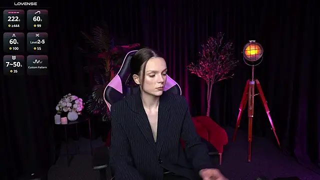 Snapshot of Wild_Alice_me chatting on April 2026 02:58:01 PM Wild Alice me online show from April 2026 02:58:01 PM