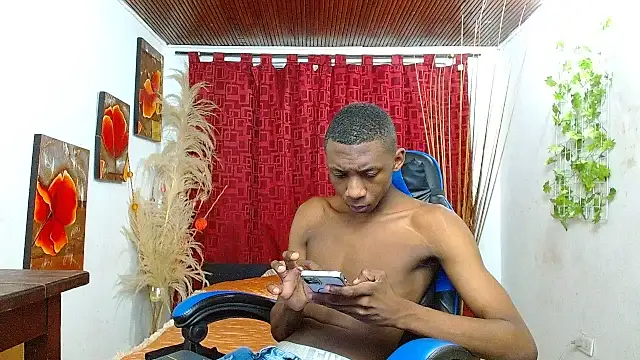 milo018 online show from February 2026 09:26:01 PM