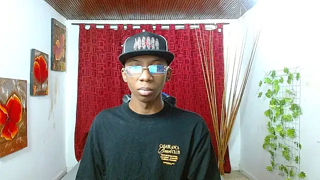 Snapshot of milo018 chatting on April 2026 08:17:01 AM milo018 online show from April 2026 08:17:01 AM