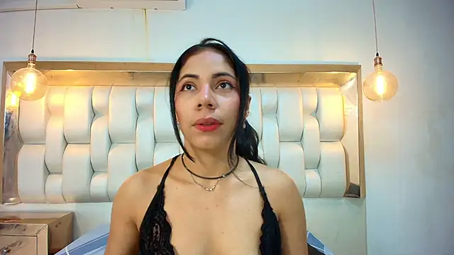 Snapshot of AzulMaveric chatting on June 2026 08:33:02 PM AzulMaveric online show from June 2026 08:33:02 PM