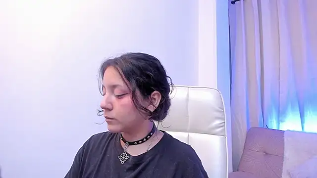 Chloe Noire online show from April 2026 12:49:01 PM