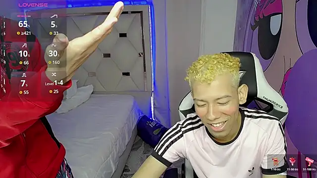 Snapshot of Exotic_twinks_ chatting on February 2026 09:32:01 PM Exotic twinks online show from February 2026 09:32:01 PM