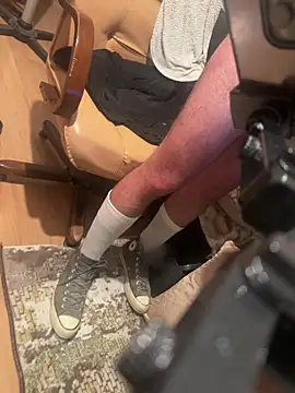 ozzyylove online show from April 2026 08:13:02 PM