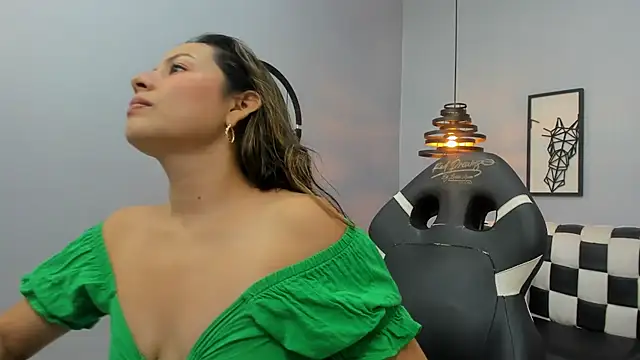 CAAMII SWEETT online show from March 2026 07:40:02 PM