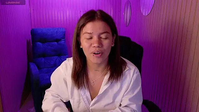 Alessia Monroe  online show from April 2026 09:13:01 PM