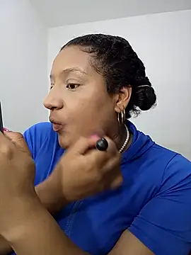 Snapshot of gigiblue89 chatting on May 2026 07:35:01 AM gigiblue89 online show from May 2026 07:35:01 AM