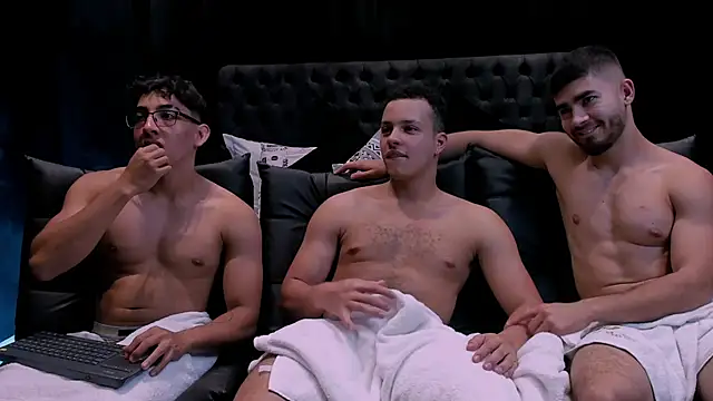 Snapshot of sexy_friendss chatting on February 2026 12:50:02 AM sexy friendss online show from February 2026 12:50:02 AM