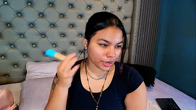 Snapshot of NAOMI_cute_ chatting on April 2026 06:01:01 PM NAOMI cute online show from April 2026 06:01:01 PM