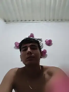 Nicolas twink online show from February 2026 01:34:02 AM