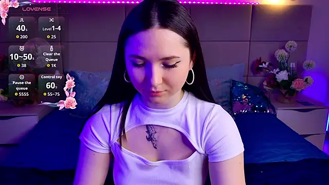 Snapshot of Tiny_BunnyX chatting on March 2026 06:18:01 AM Tiny BunnyX online show from March 2026 06:18:01 AM