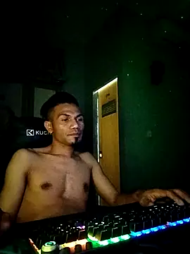 Snapshot of UcEng_Lab chatting on March 2026 07:29:01 PM UcEng Lab online show from March 2026 07:29:01 PM