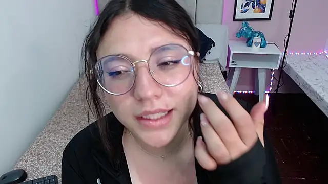 Angelie Rosebrm online show from May 2026 03:50:01 PM