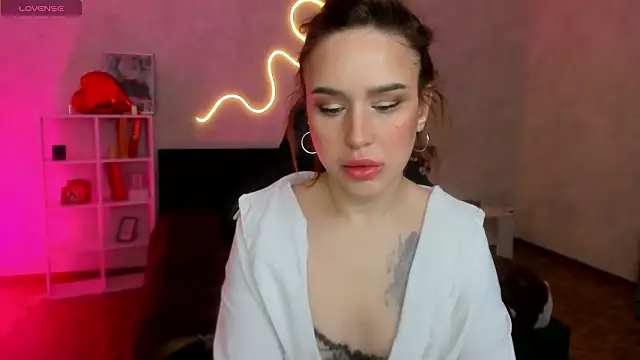 Snapshot of tina_xx_tina chatting on February 2026 01:57:02 AM tina xx tina online show from February 2026 01:57:02 AM