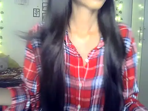 Snapshot of SIKSHA_SINGH chatting on April 2026 04:04:01 PM SIKSHA SINGH online show from April 2026 04:04:01 PM