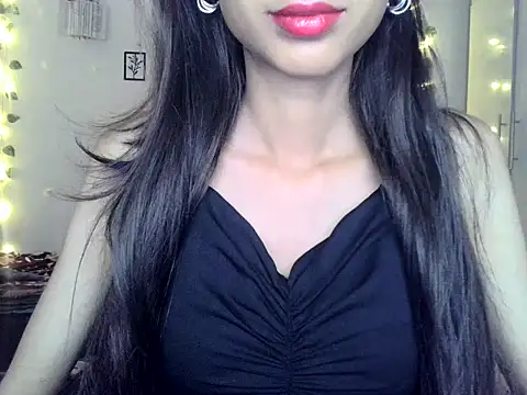 Snapshot of SIKSHA_SINGH chatting on April 2026 05:32:02 PM SIKSHA SINGH online show from April 2026 05:32:02 PM