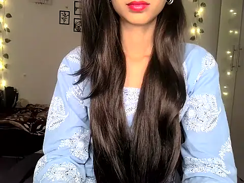 Snapshot of SIKSHA_SINGH chatting on April 2026 05:54:01 PM SIKSHA SINGH online show from April 2026 05:54:01 PM