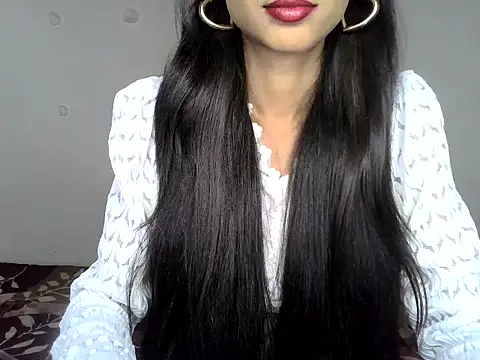 SIKSHA SINGH online show from May 2026 07:20:01 PM