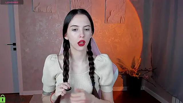Snapshot of elise_robbie chatting on May 2026 05:30:02 PM elise robbie online show from May 2026 05:30:02 PM