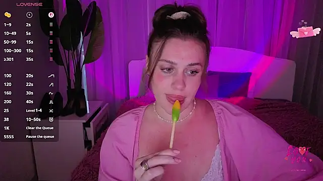 Milana Monroe online show from June 2026 06:10:01 PM