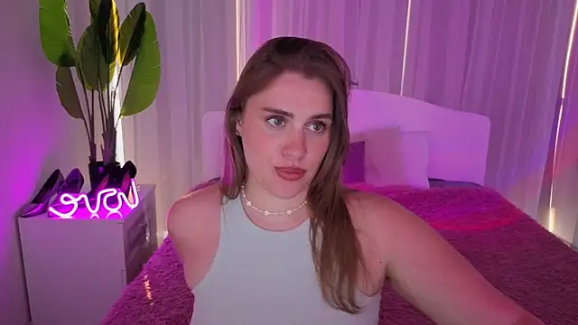 Snapshot of Milana_Monroe chatting on June 2026 05:03:01 PM Milana Monroe online show from June 2026 05:03:01 PM
