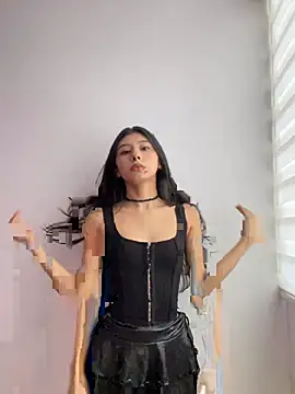 chloe bluee  online show from April 2026 06:21:01 PM