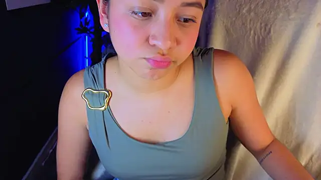 Snapshot of SophyAdams chatting on March 2026 02:04:02 AM SophyAdams online show from March 2026 02:04:02 AM