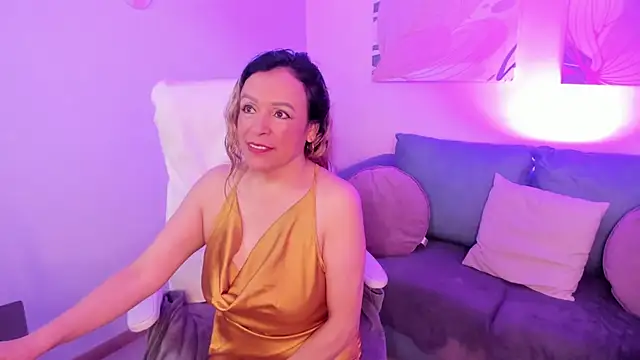 Snapshot of Ivonne_4 chatting on March 2026 01:11:02 PM Ivonne 4 online show from March 2026 01:11:02 PM