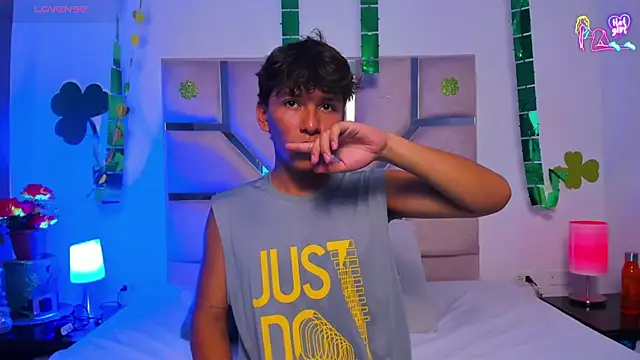 Angel Lux online show from March 2026 07:08:02 PM