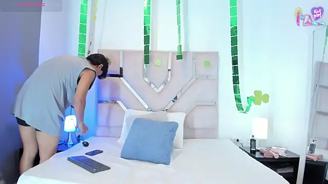 Angel Lux online show from March 2026 06:56:01 PM