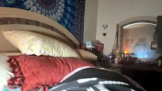 Snapshot of itscoraamour chatting on April 2026 01:47:01 AM itscoraamour online show from April 2026 01:47:01 AM