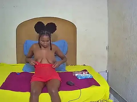 Snapshot of ShyBabeQueeb chatting on February 2026 08:27:02 PM ShyBabeQueeb online show from February 2026 08:27:02 PM