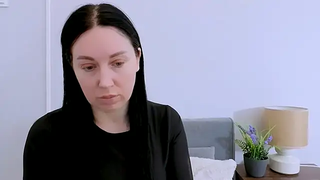 MiaFair online show from April 2026 03:23:01 PM