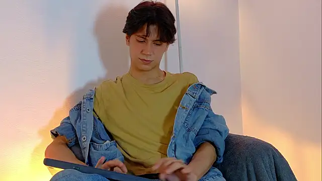 lui x dust online show from March 2026 03:43:01 AM