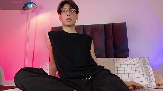 Snapshot of lui_x_dust chatting on May 2026 03:23:02 AM lui x dust online show from May 2026 03:23:02 AM
