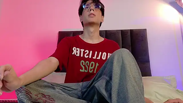 Snapshot of lui_x_dust chatting on May 2026 03:24:02 AM lui x dust online show from May 2026 03:24:02 AM
