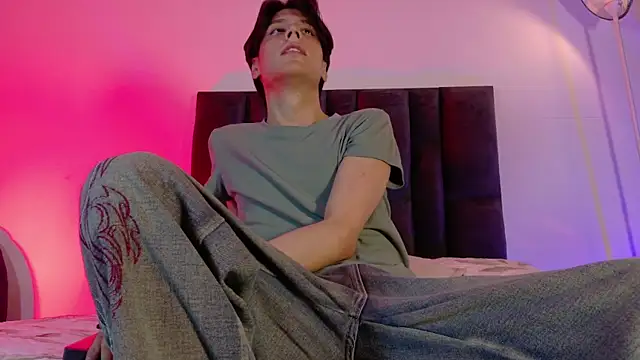 Snapshot of lui_x_dust chatting on May 2026 03:34:02 AM lui x dust online show from May 2026 03:34:02 AM