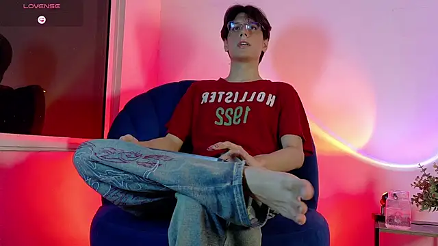 Snapshot of lui_x_dust chatting on June 2026 03:09:02 AM lui x dust online show from June 2026 03:09:02 AM