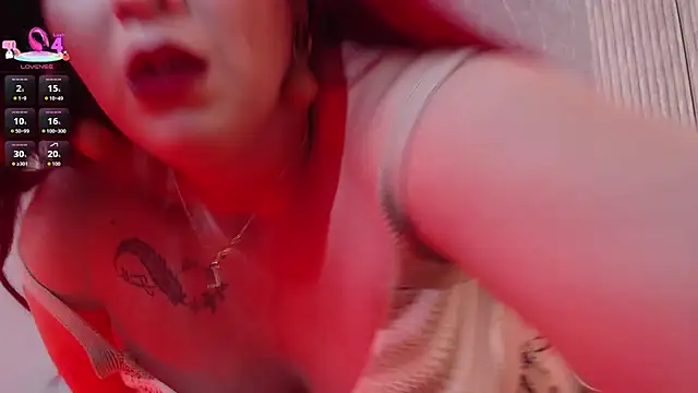 Snapshot of Eva_milfxxx chatting on February 2026 03:05:02 AM Eva milfxxx online show from February 2026 03:05:02 AM