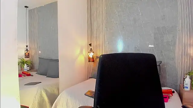 Snapshot of Eva_milfxxx chatting on March 2026 01:44:02 AM Eva milfxxx online show from March 2026 01:44:02 AM