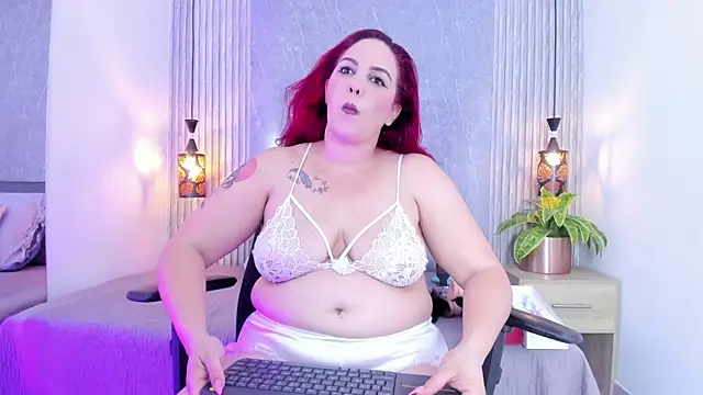 Snapshot of Eva_milfxxx chatting on July 2026 03:53:02 AM Eva milfxxx online show from July 2026 03:53:02 AM
